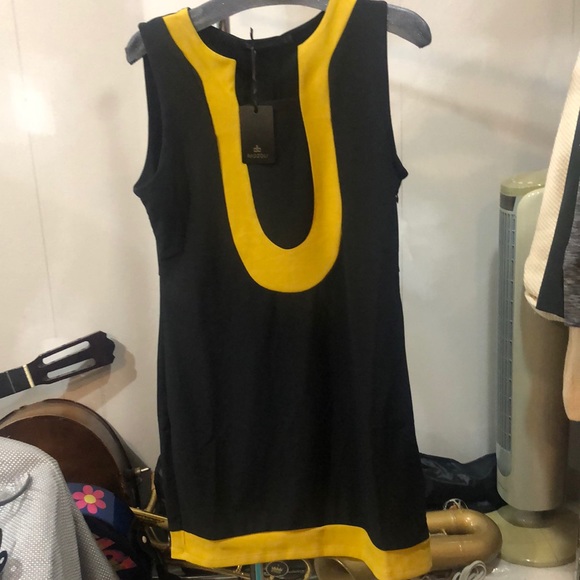 Radzoli Dresses & Skirts - NWT Radzoli Sleeveless Womans Dress Black new with tags L LARGE